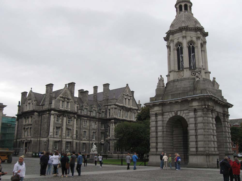 IRELAND - Trinity College in Dublin